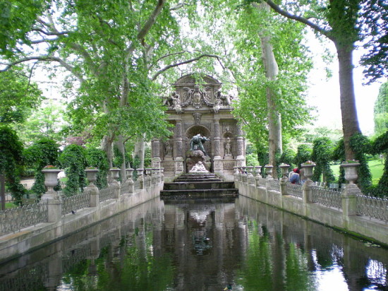 Midici Fountain - photo credit: https://en.wikipedia.org/wiki/Jardin_du_Luxembourg